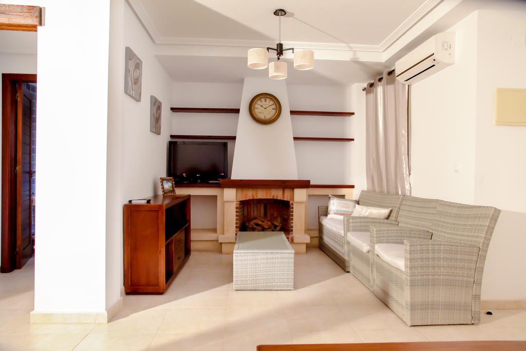 Apartment Altos De La Bahia X 또레비에하 객실 사진