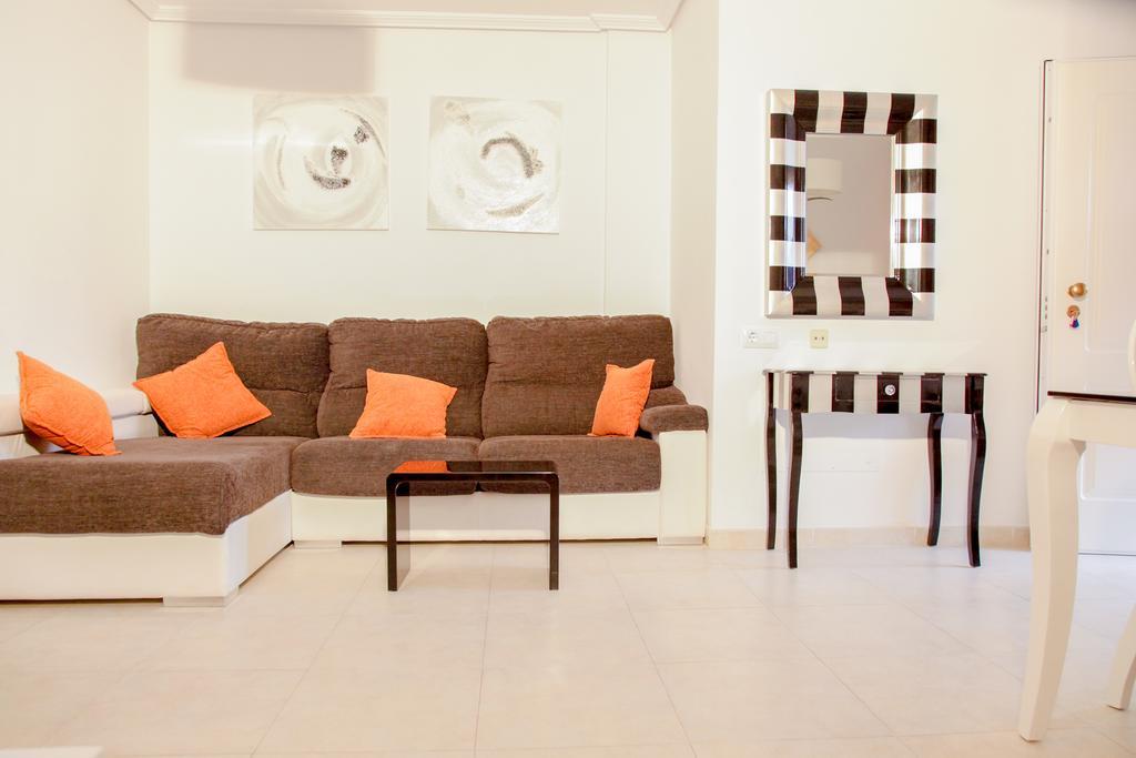 Apartment Altos De La Bahia X 또레비에하 객실 사진